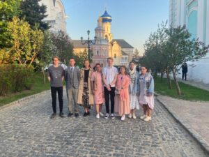 Поездка выпускников Православной гимназии «София» в Свято-Троицкую Сергиеву лавру