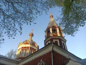Расписание богослужений в Скорбященском храме на май