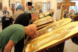Боголюбский храм. Освящение икон для иконостаса