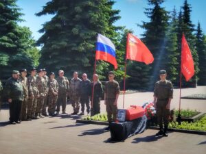 Торжественная церемония перезахоронения останков павшего воина