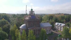 Установка крестов на Троицкий храм в Новощапове