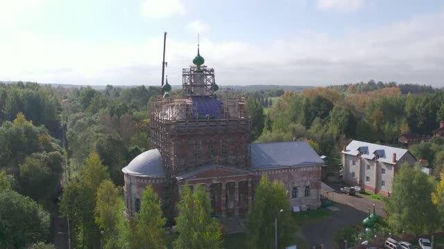 Установка крестов на Троицкий храм в Новощапове